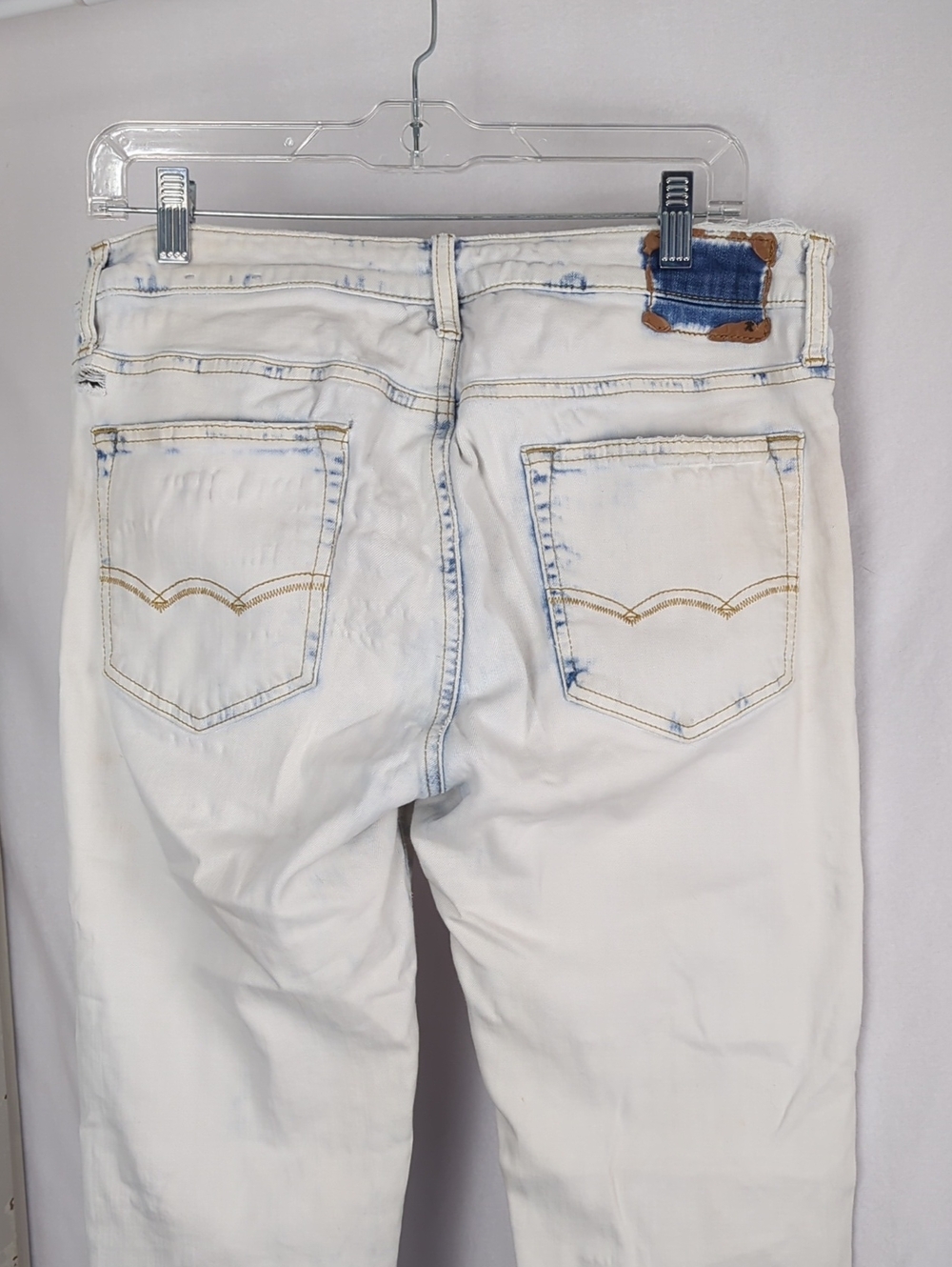 AMERICAN EAGLE Men's Washed Out Slim Fit Distressed Style Jeans